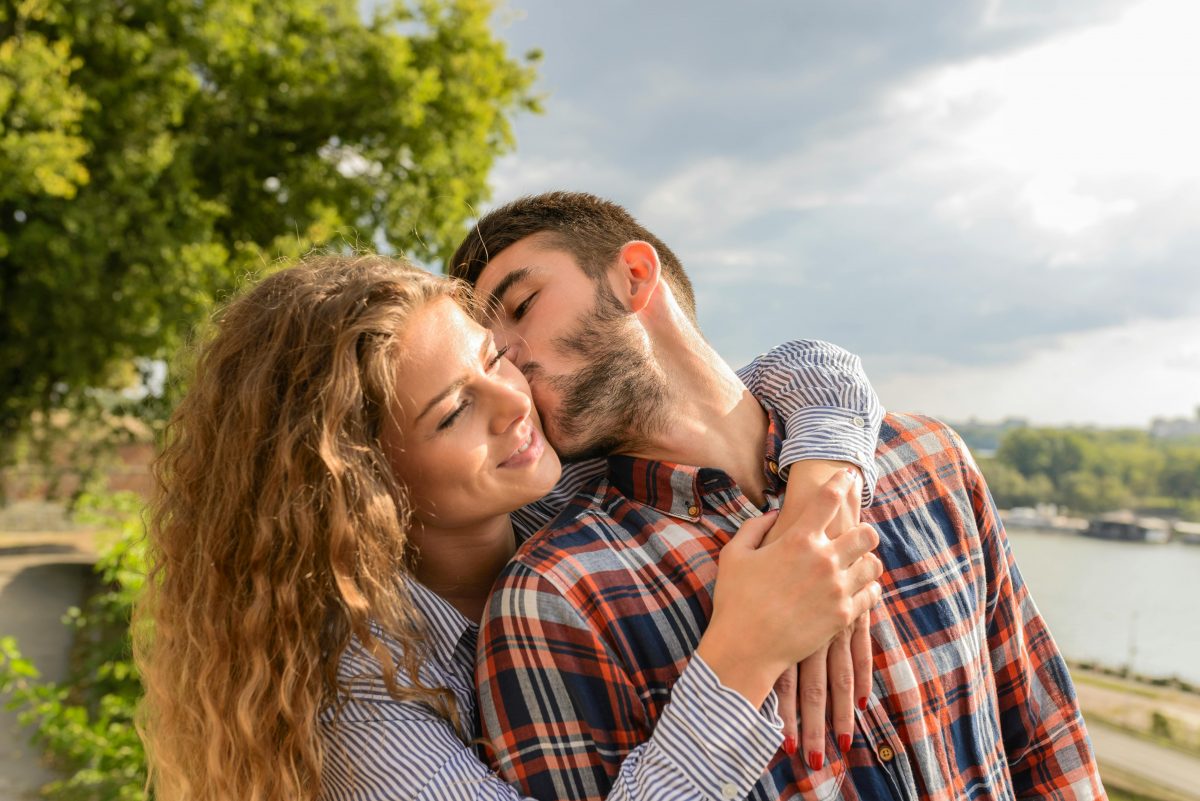 Ética y Espiritualidad: El Debate sobre la Moralidad de los Amarres de Amor con Eva González como Referente