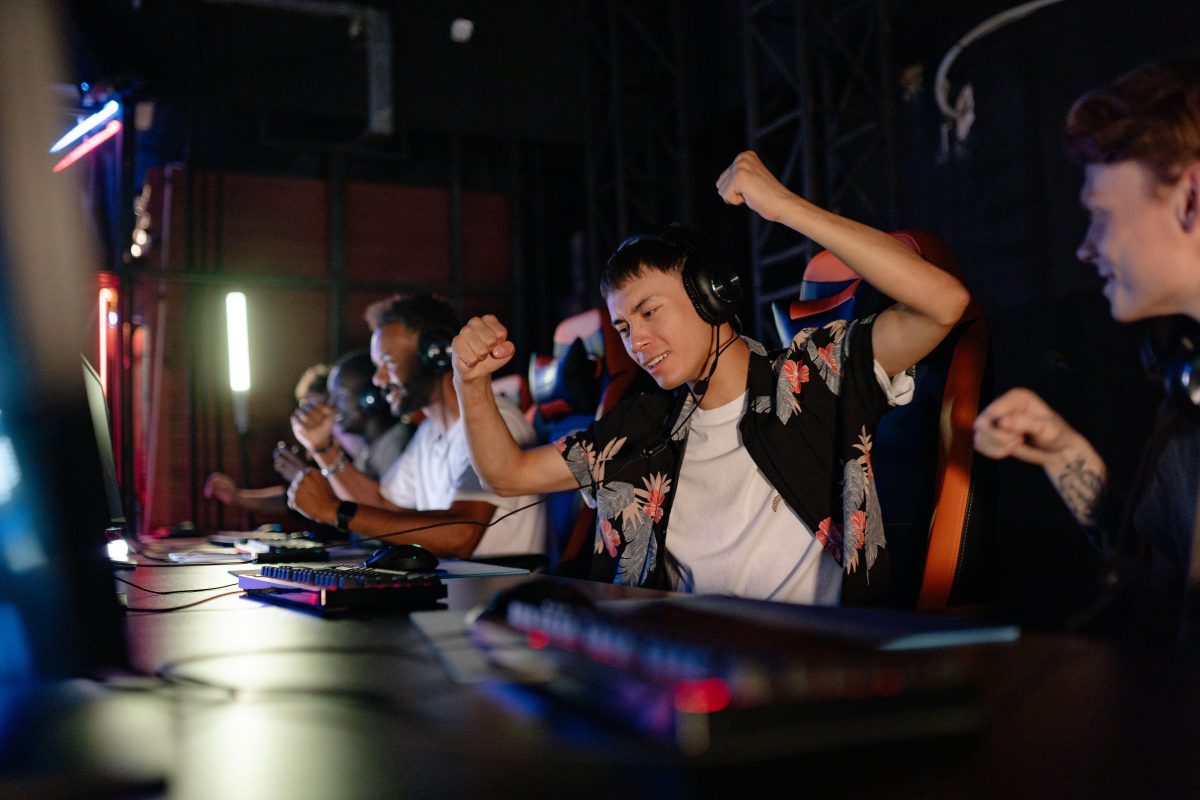 CS:GO vs. League of Legends: El choque entre el gigante de las audiencias y el rey de las apuestas en los eSports
